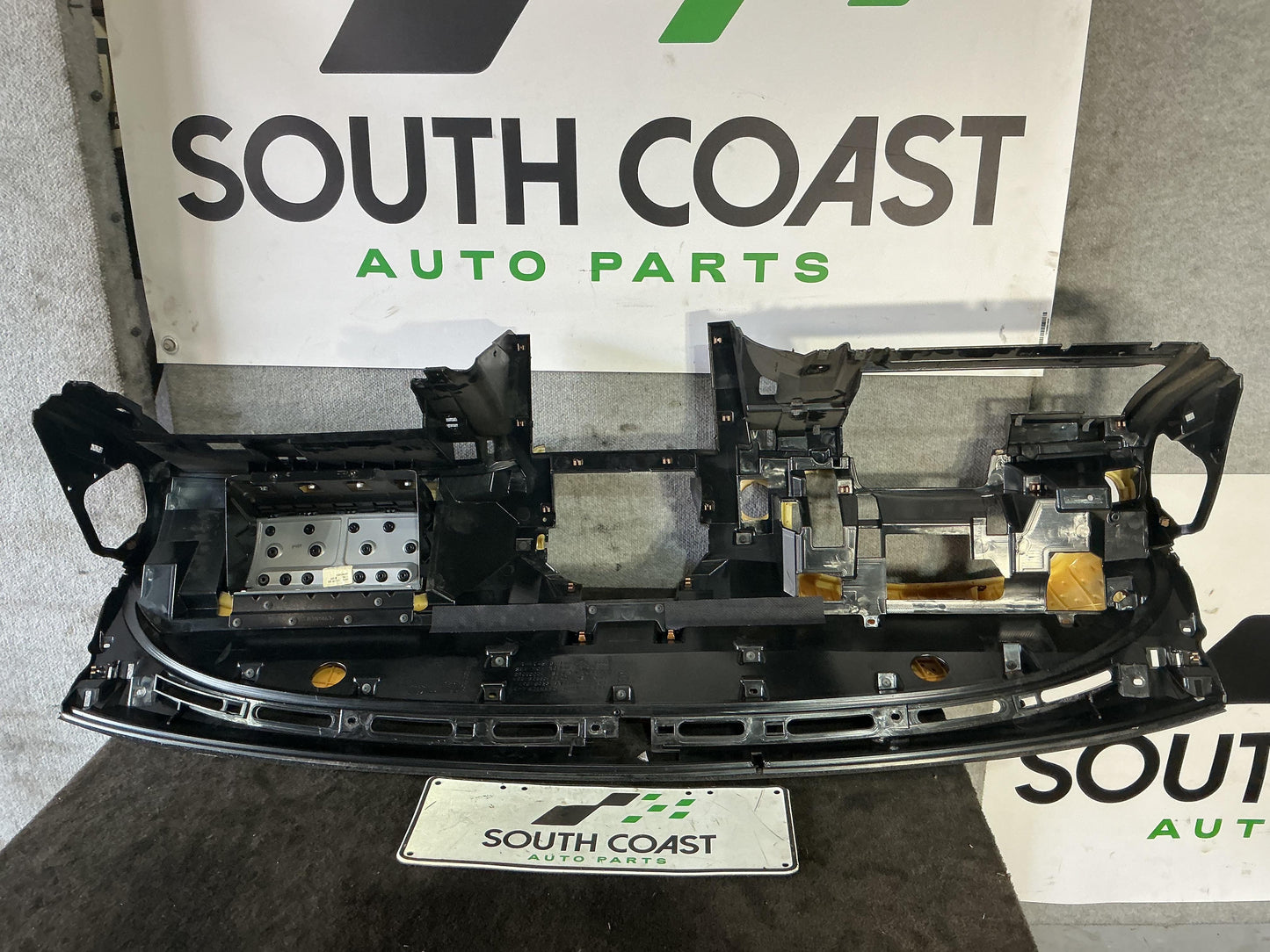 Holden Commodore VY  Dash Assembly 92084837