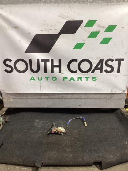 2006 - 2010 Holden Commodore VE  Fuel Door Tank Release 92159013