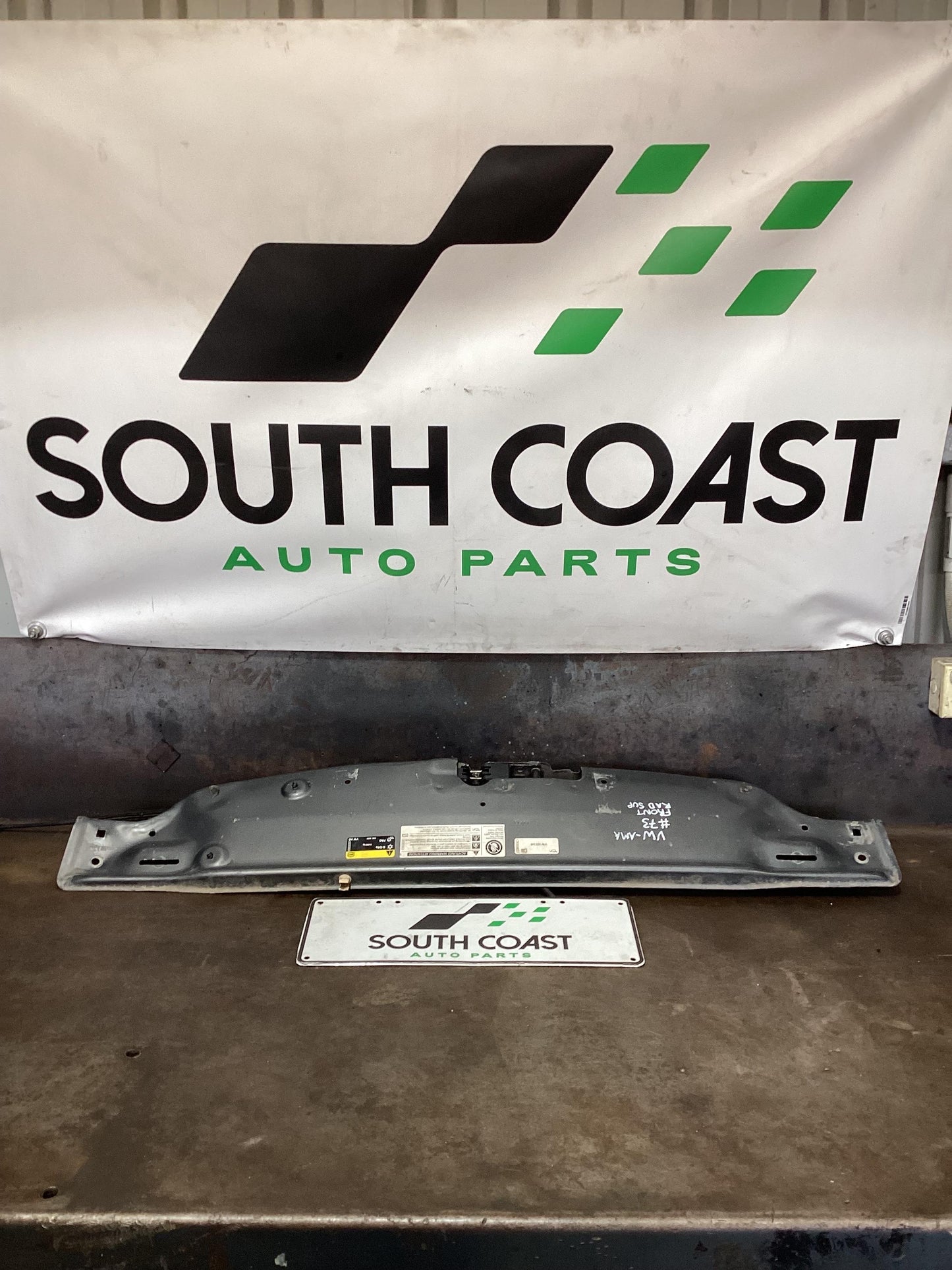 Volkswagen Amarok   Radiator Support