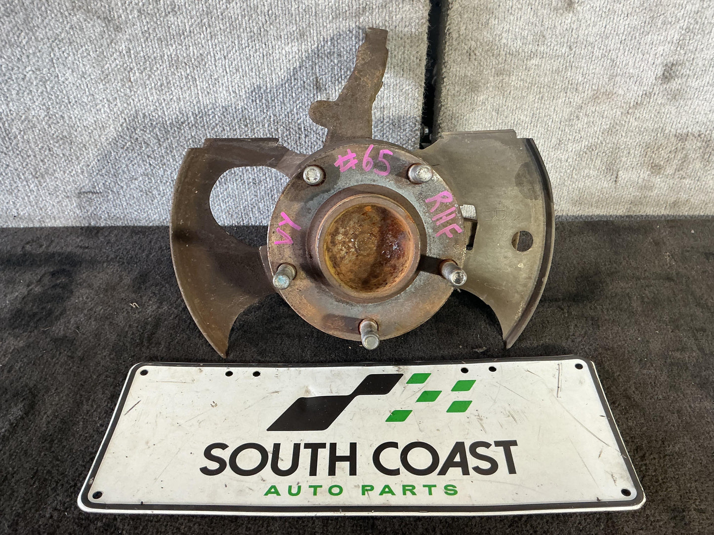 Holden Commodore VY  Right Front Hub Assembly