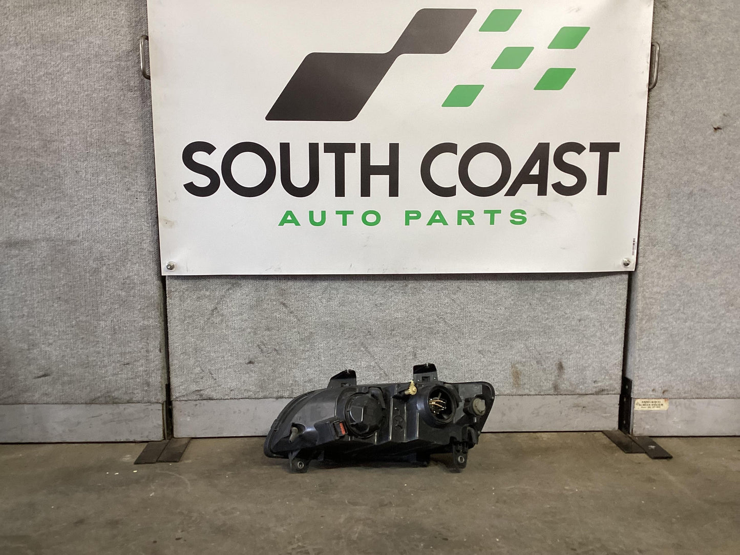 2010, Holden, Calais, VE, Right Headlamp