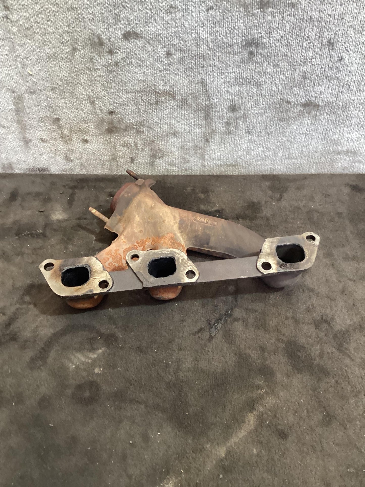Holden Commodore VR 6H8VRK19HSL781543 Right Exhaust Manifold 92060682
