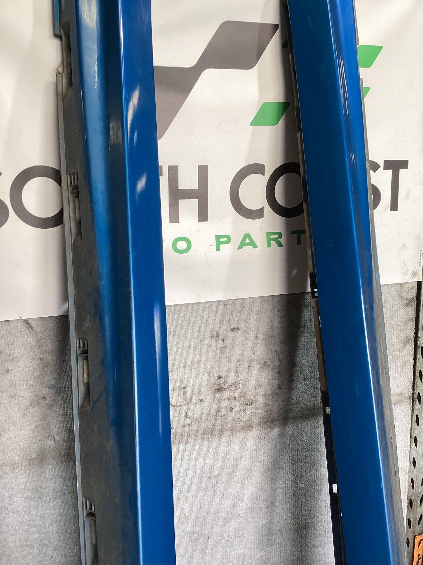 Holden Commodore VF  Side Skirt Set