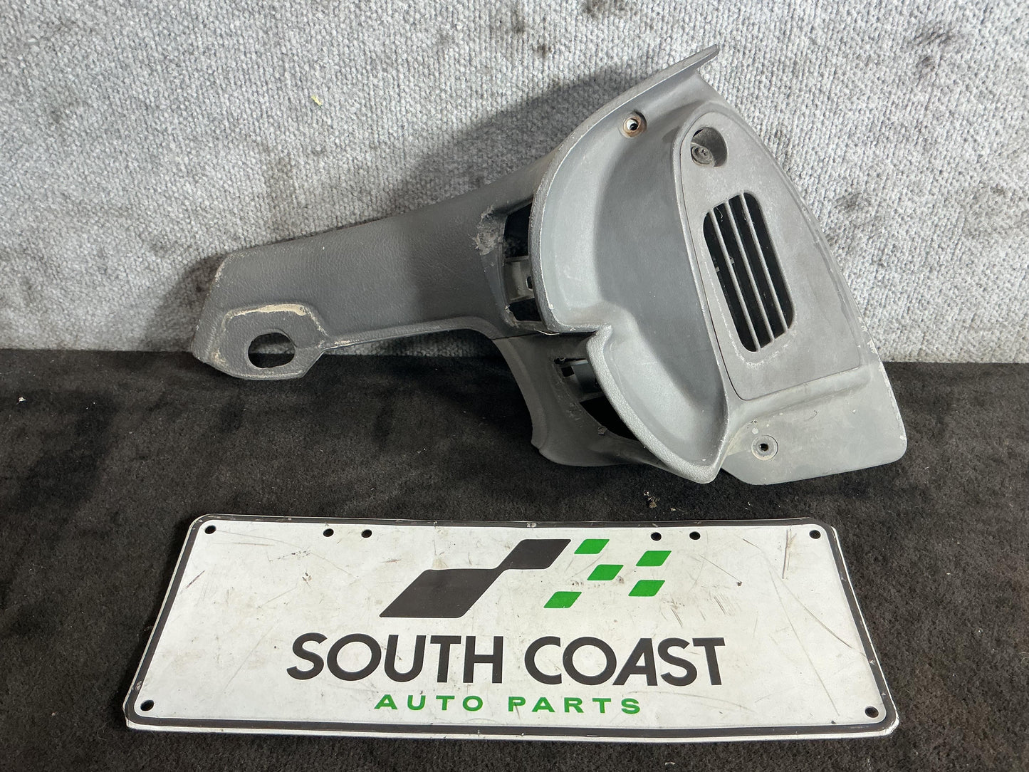 Holden Commodore VR 6H8VRK19HSL781543 A/C Vent Left 92052309