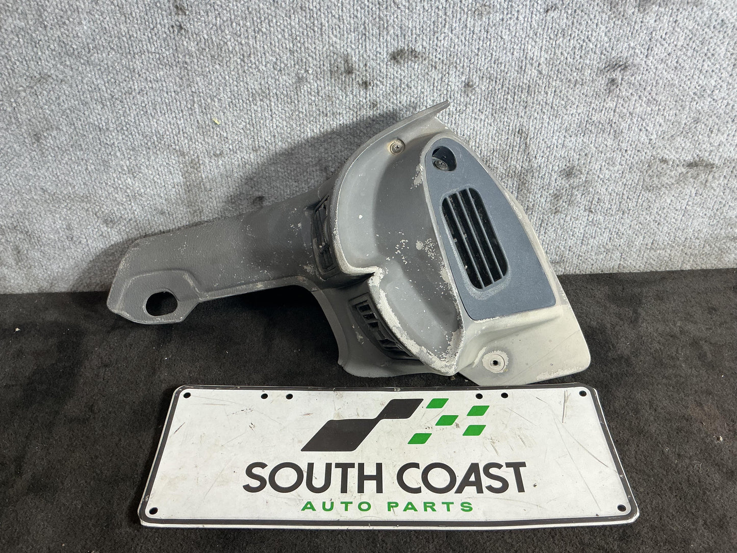 Holden Commodore VR 6H8VRK19HSL781543 A/C Vent Left 92052309