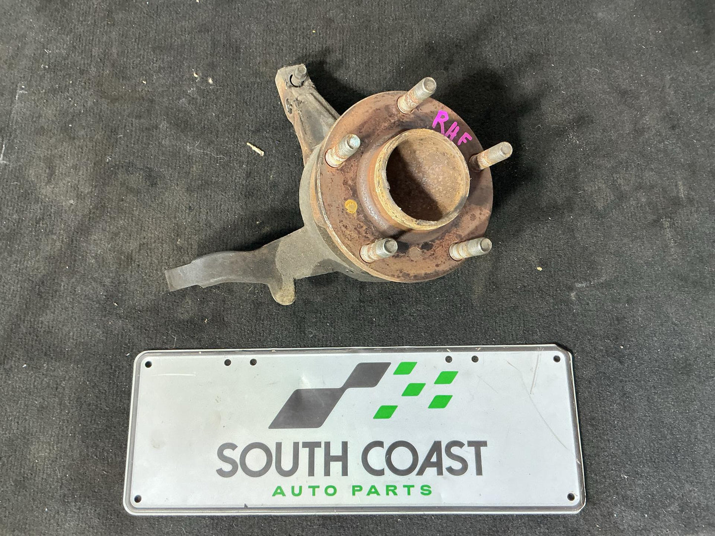 2003 - 2004 Holden Crewman VY  Right Front Hub Assembly