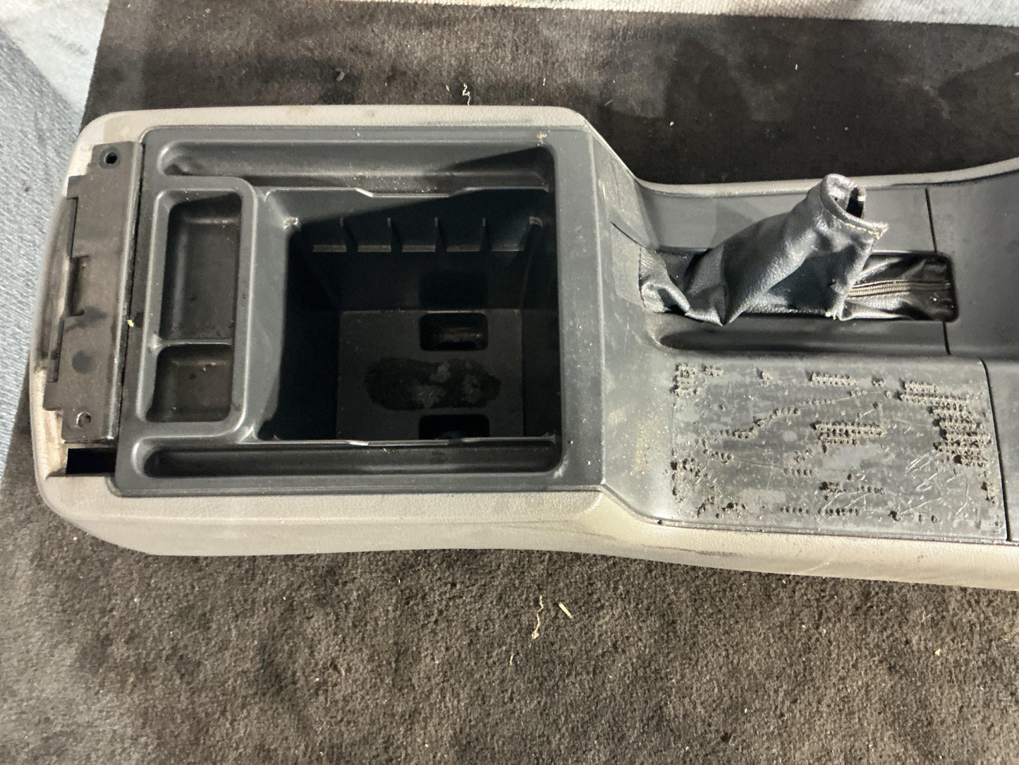 Holden Commodore VR 6H8VRK19HSL781543 Centre Console