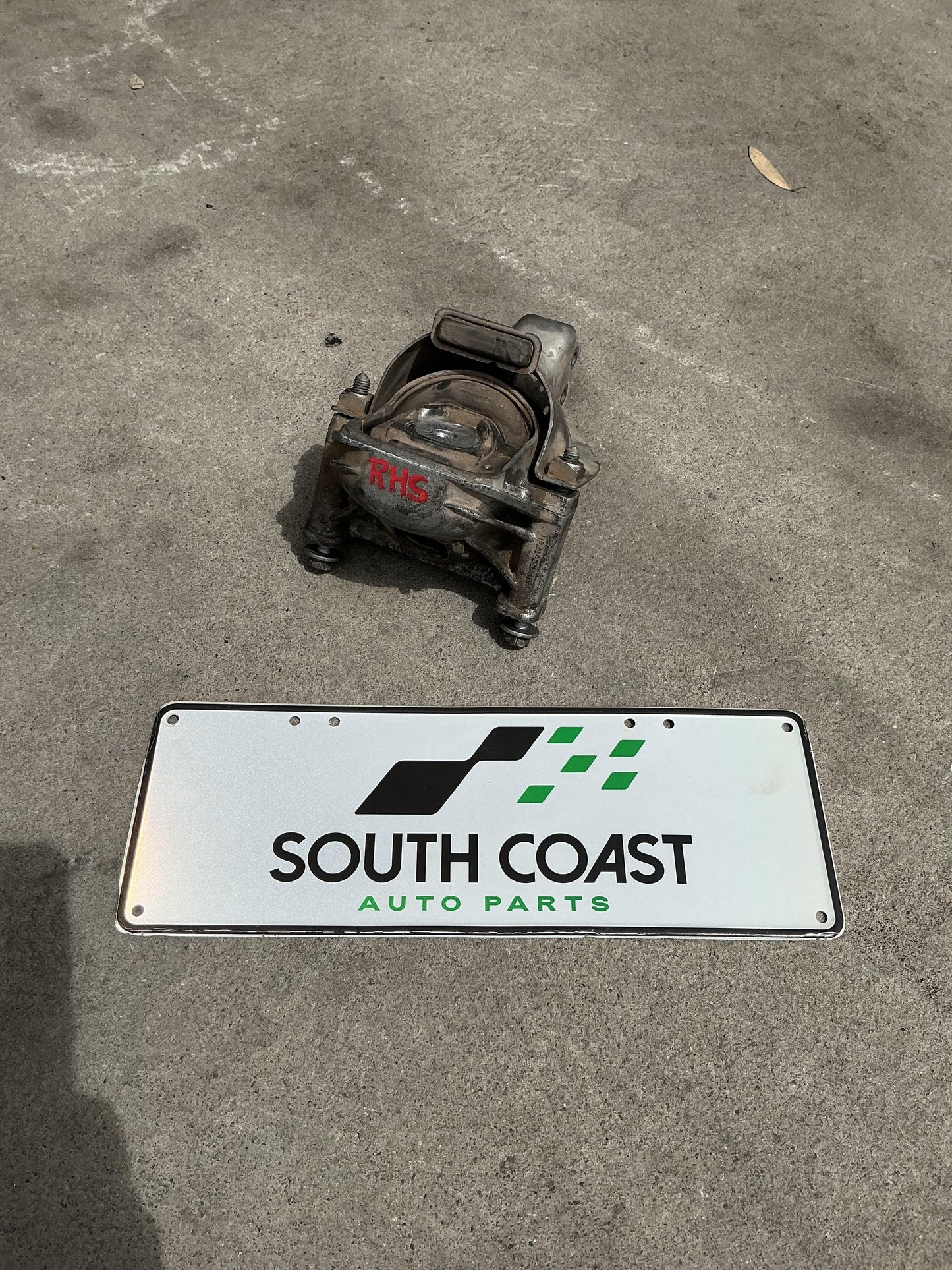 Audi A4 B8 WAUZZ8K9AA071441 Right Engine Mount 8K0399060A