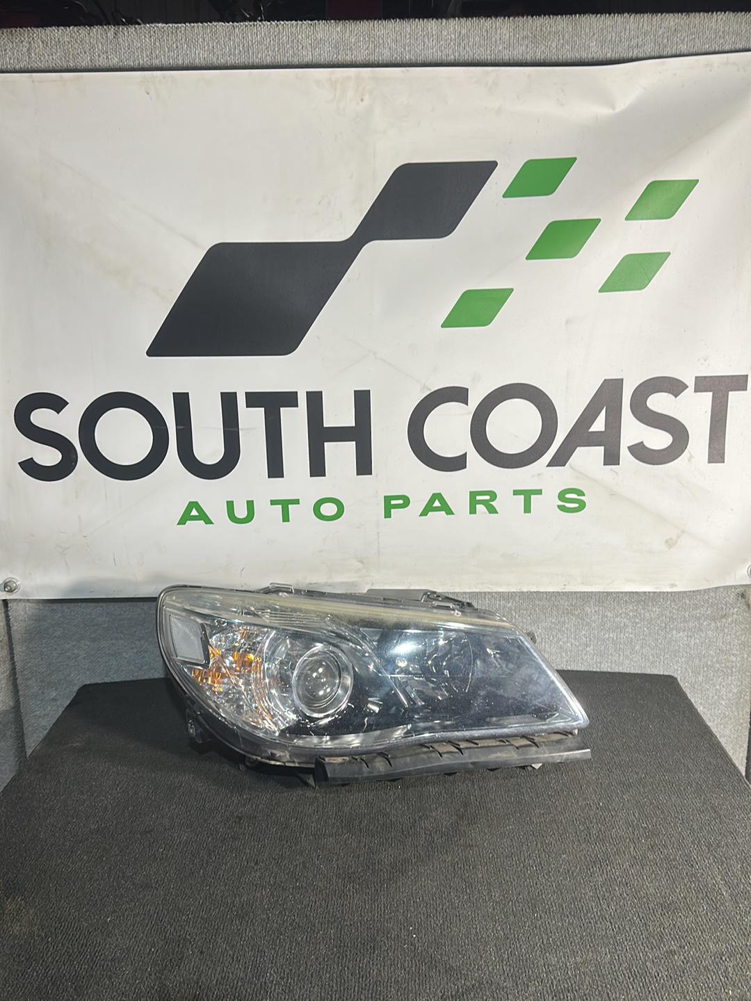 2017 Holden Commodore VF  Right Headlight 92285808