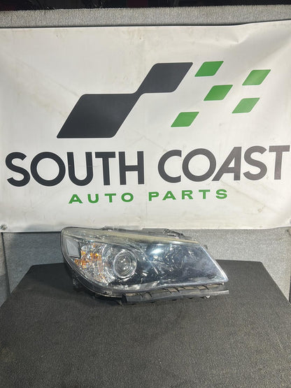 2017 Holden Commodore VF  Right Headlight 92285808