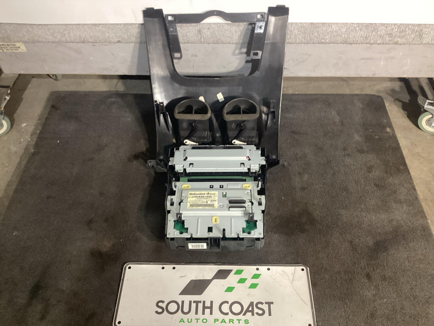 Holden Commodore   Radio Controls 92268060