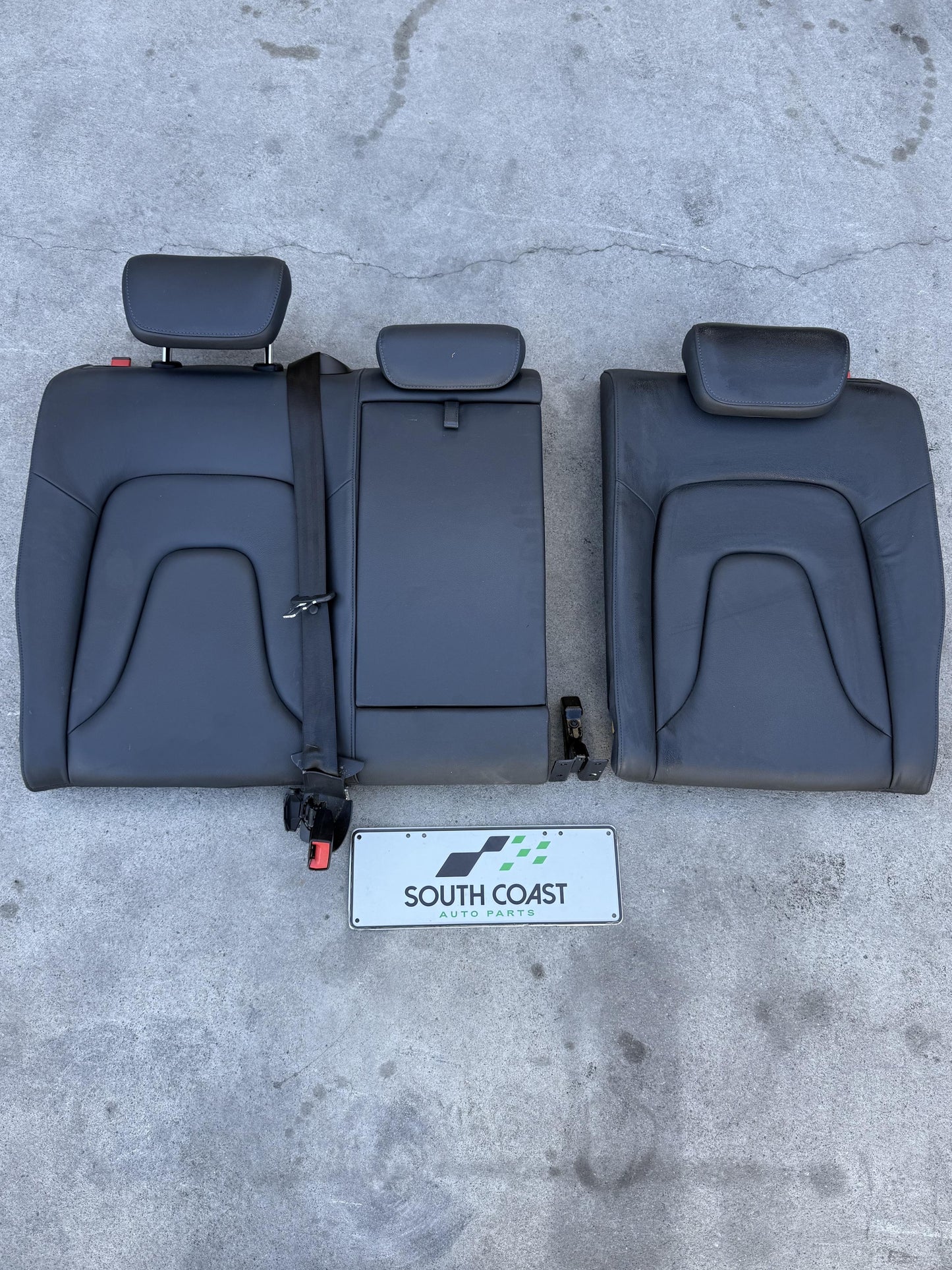 Audi A4 B8 WAUZZ8K9AA071441 Rear Seat Base 8K0885375F