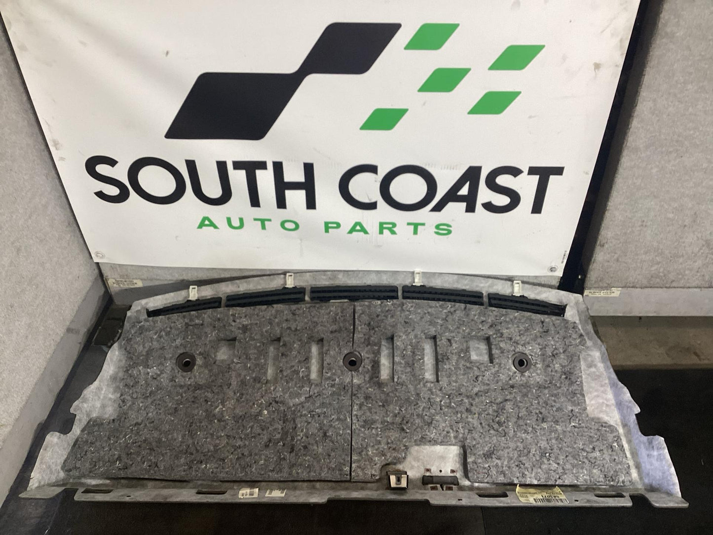 Holden Commodore   Parcel Shelf 92219122