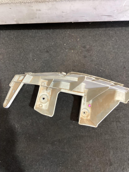 2006 - 2010 Holden Commodore VE  Left Taillight Retainer 92161535
