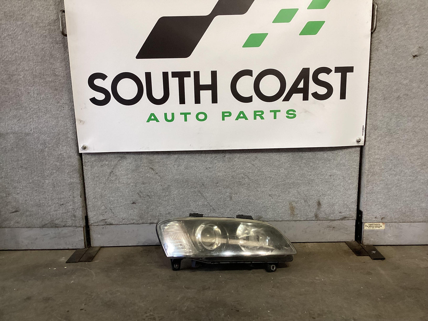 2010, Holden, Calais, VE, Right Headlamp