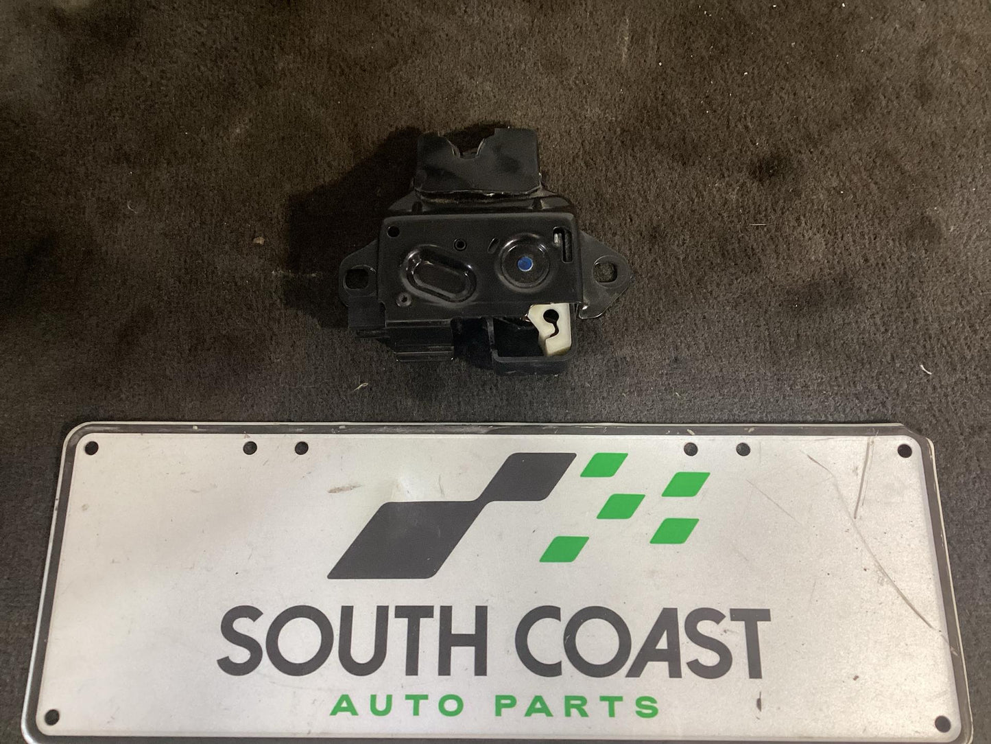 Holden Commodore   Bootlid Lock Actuator 92228188