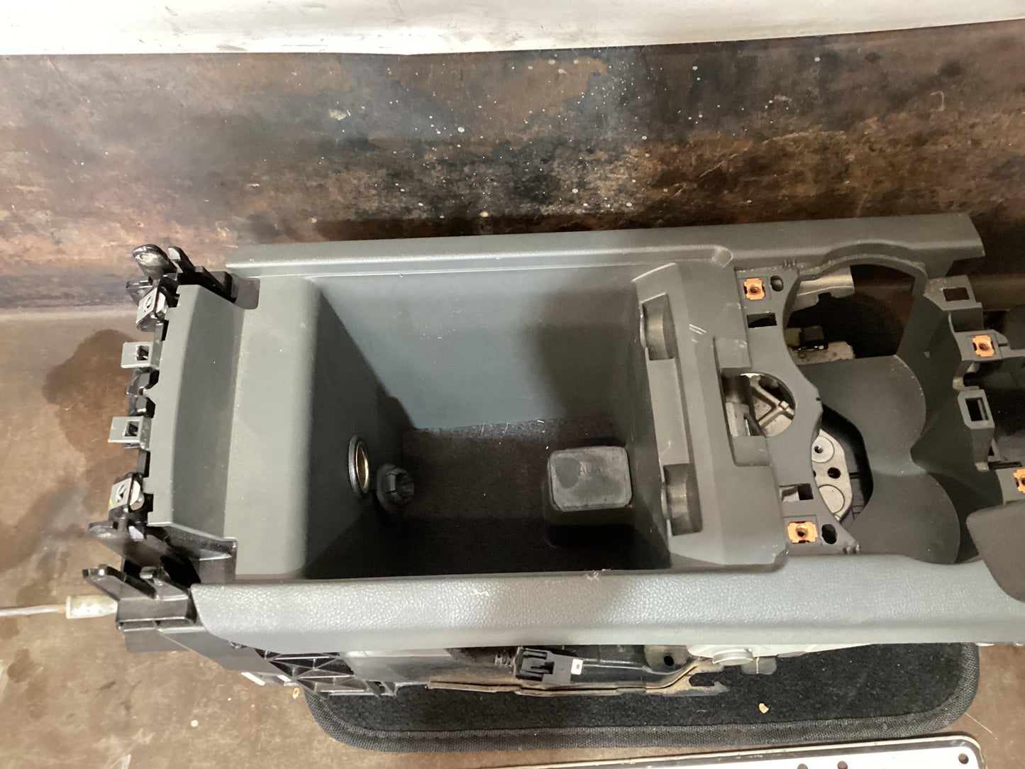 Holden Commodore VE  Centre Console 92253069