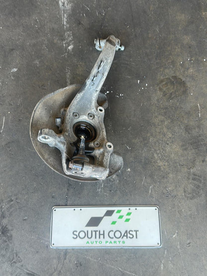 Audi A4 B8 WAUZZ8K9AA071441 Right Front Hub Assembly