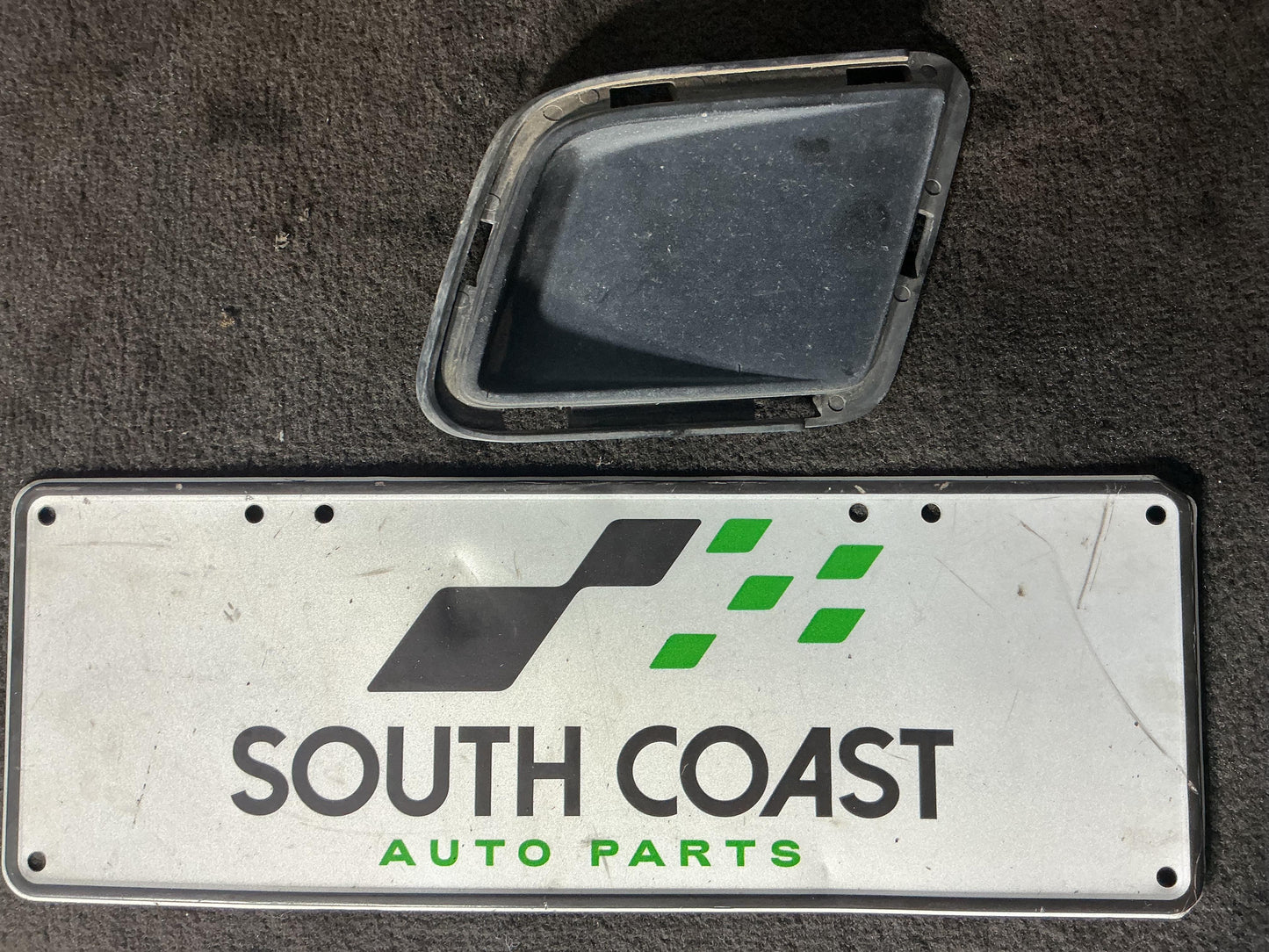 Holden Commodore VY  Left Spotlight Bezel 92105095