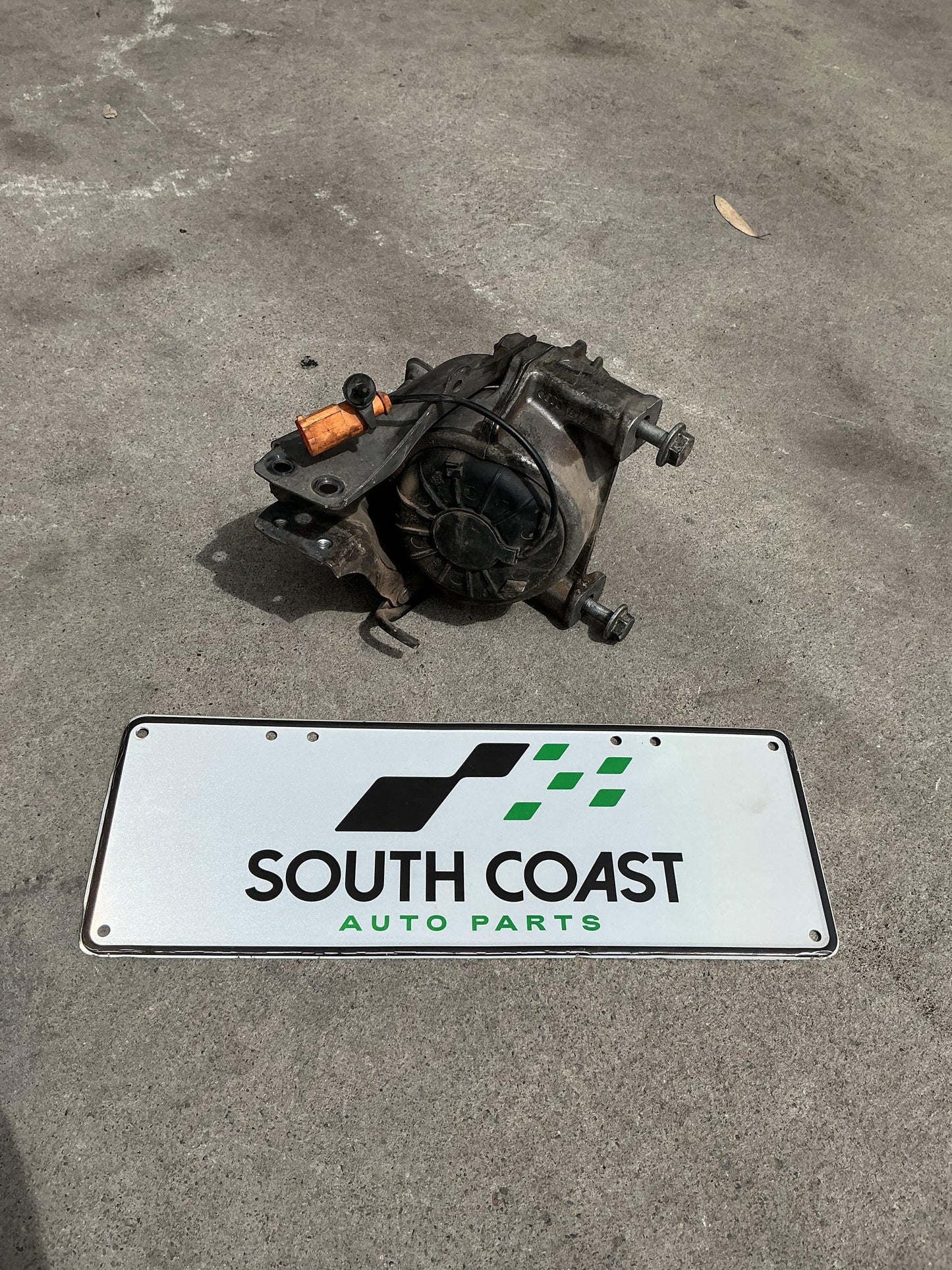 Audi A4 B8 WAUZZ8K9AA071441 Left Engine Mount 8K0399059