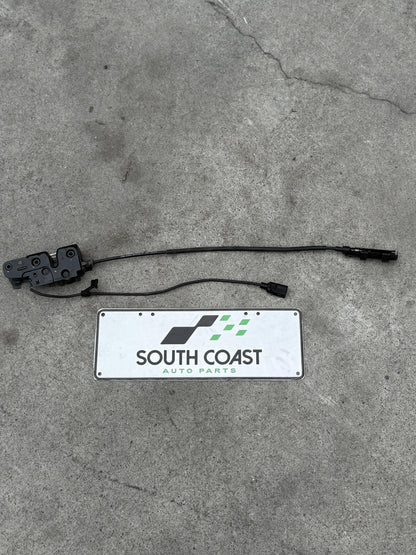Audi A4 B8 WAUZZ8K9AA071441 Bonnet Release 8K2823746