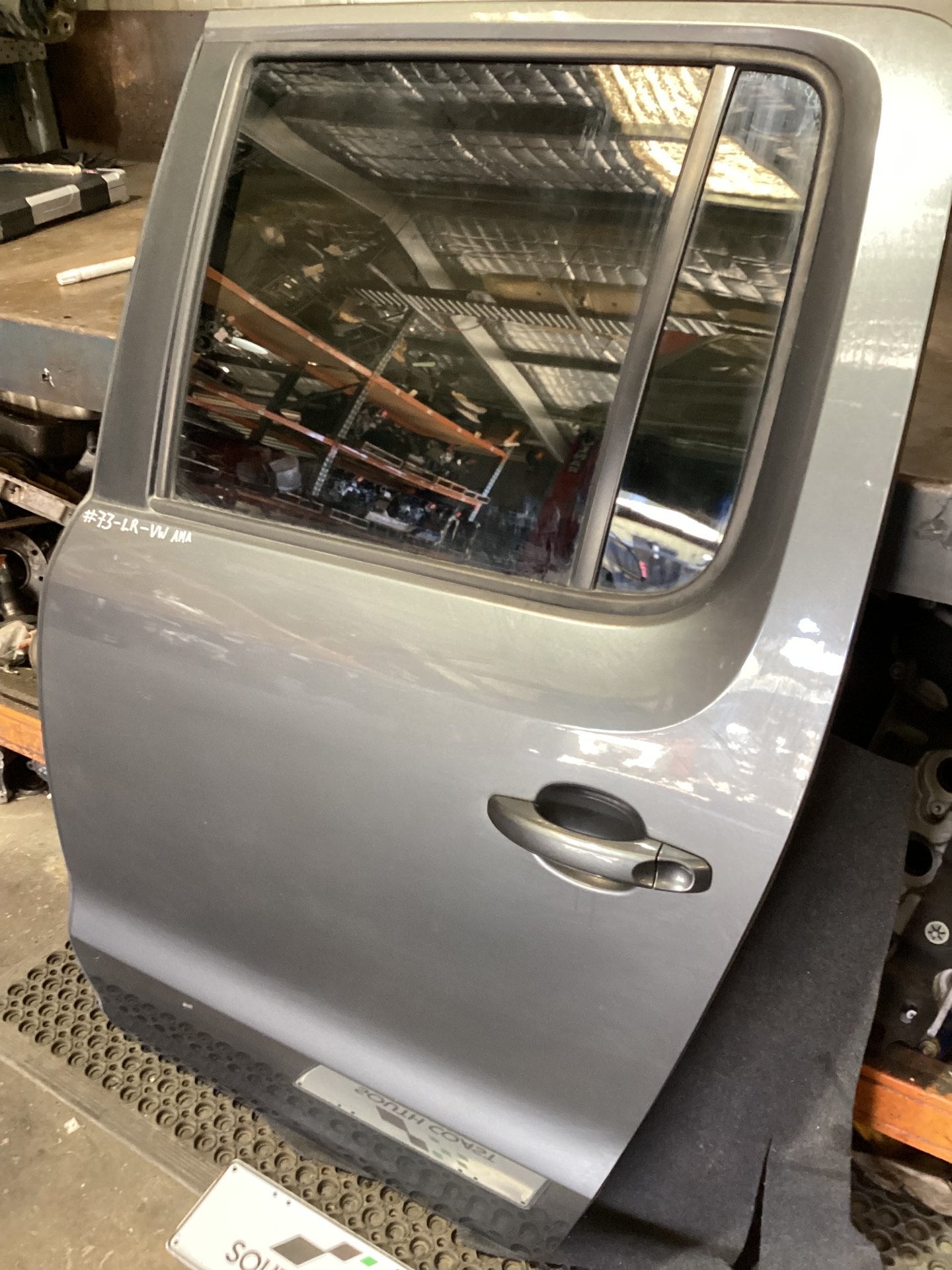 2018 Volkswagen Amarok Left Rear Door
