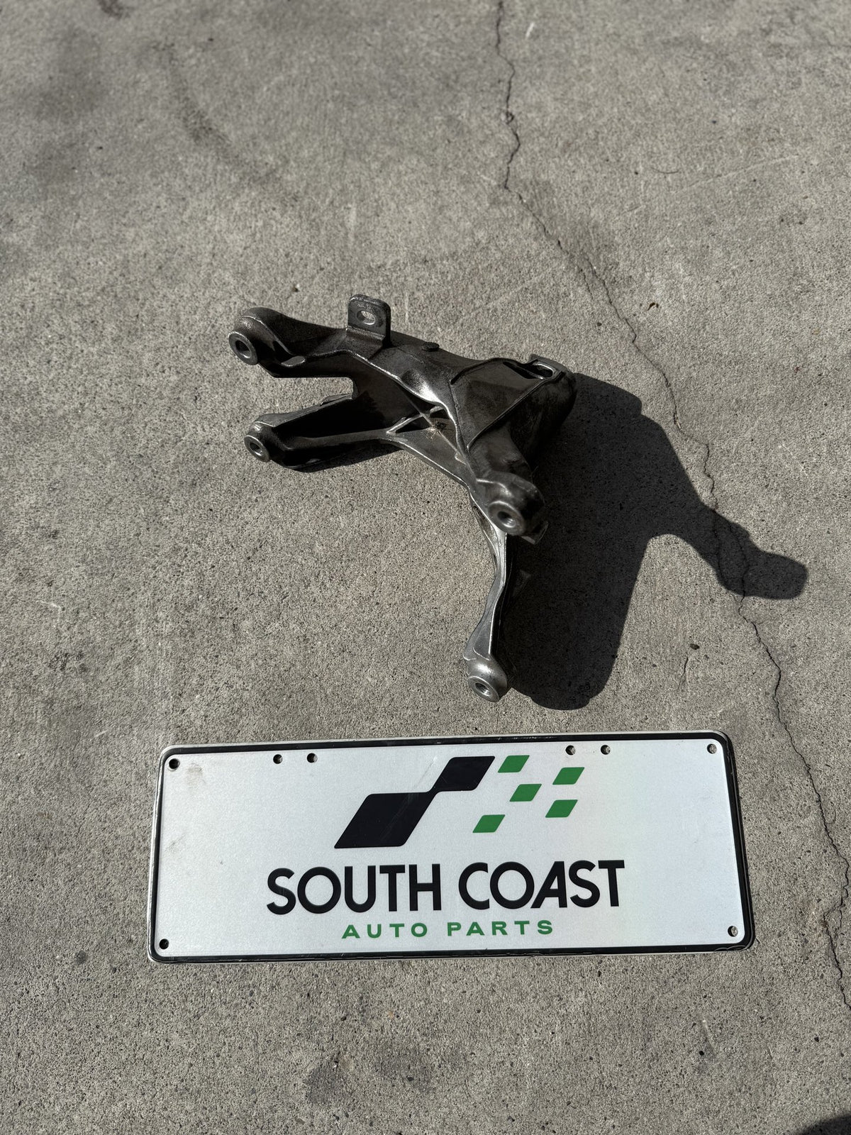 2009 Audi A4 B8 WAUZZ8K9AA071441 Right Engine Mount 8K0199308BD