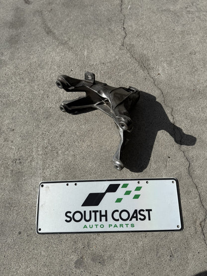 2009 Audi A4 B8 WAUZZ8K9AA071441 Right Engine Mount 8K0199308BD