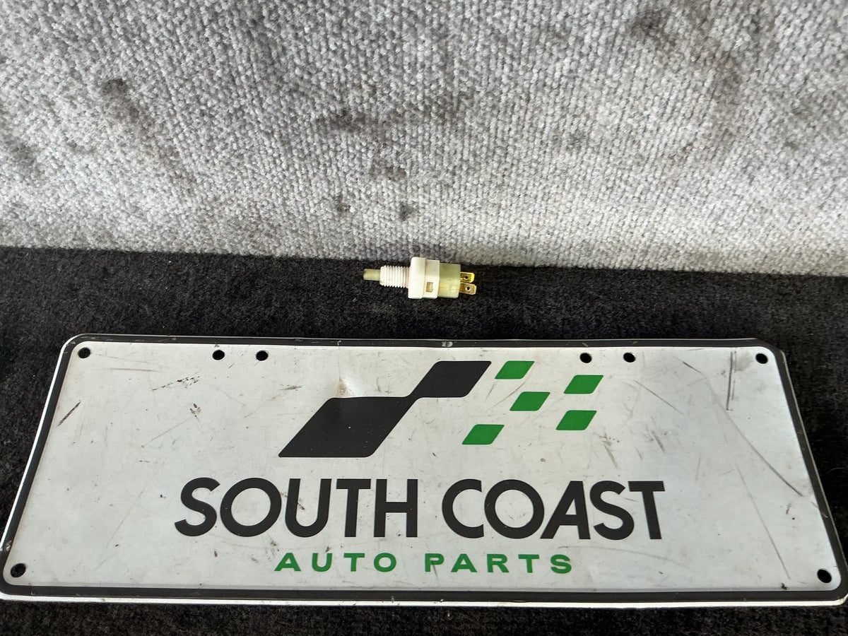 2002-2005 Holden Commodore VU 6H8VUK80F2L904753 Brake Light Switch 19292001