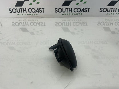 2005 Holden Adventra VZ 6G1ZM84785L518795 Left Front Door Interior Handle 92055321