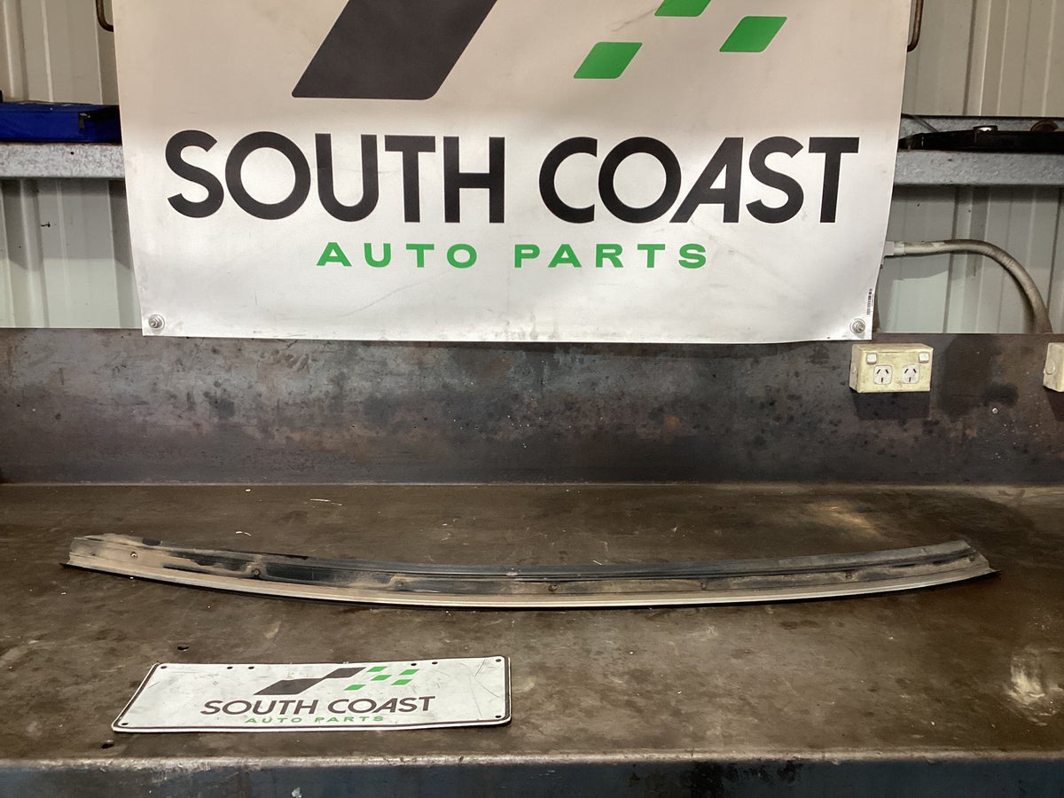 2002-2005 Holden Commodore VU 6H8VUK80F2L904753 Left Drip Rail Moulding