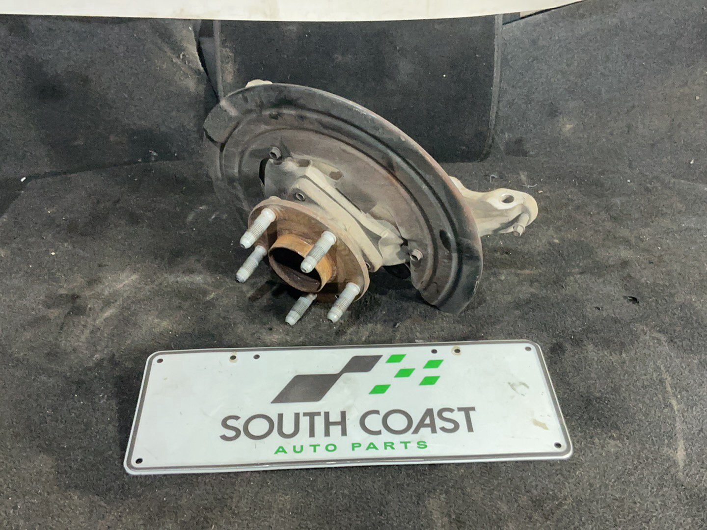2013 Holden Ute VF  Left Front Hub Assembly