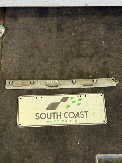 2005-2006 Holden Commodore VZ Right Rear Bumper Retainer Bracket 92093589