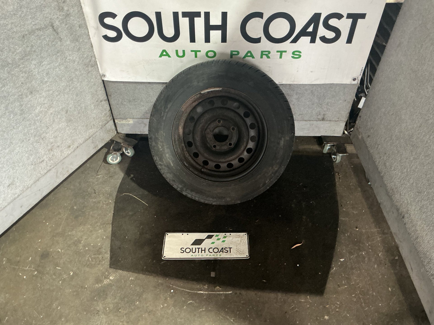 1990 Holden Statesman VQ 6H8VSY19UML459969 Spare Wheel