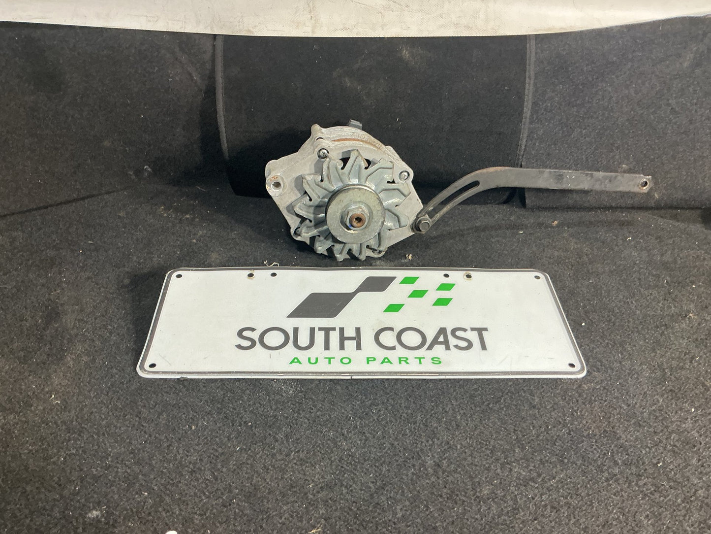 1990 Holden Statesman VQ 6H8VSY19UML459969 Alternator 0986an0522