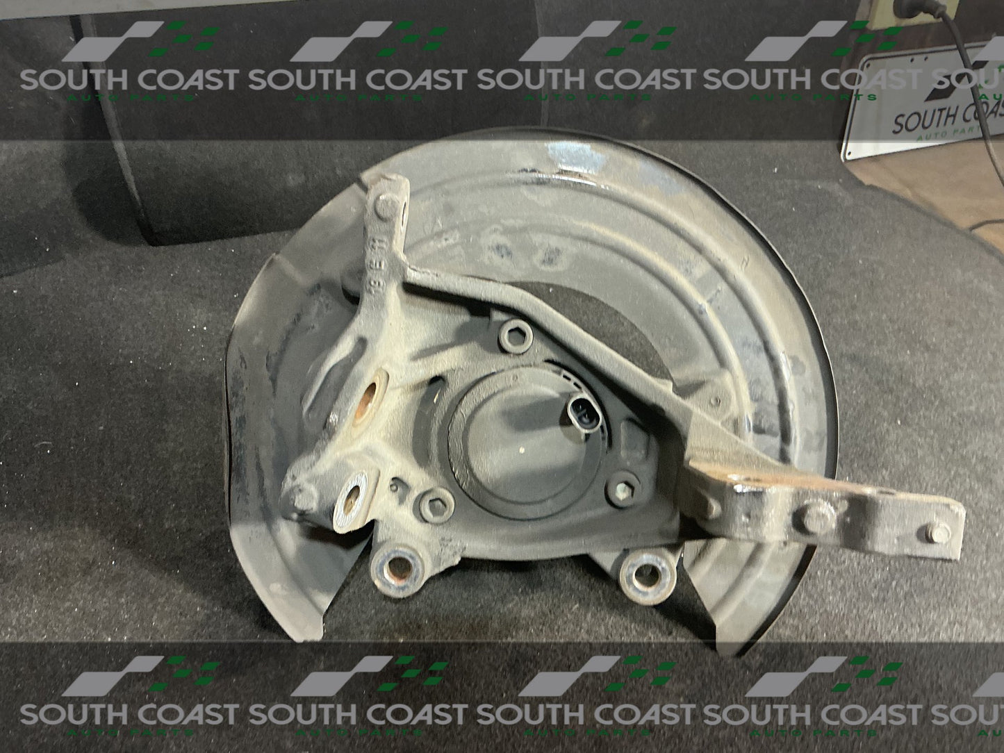 2011 Holden Commodore VE Right Front Axle Stub 92201186
