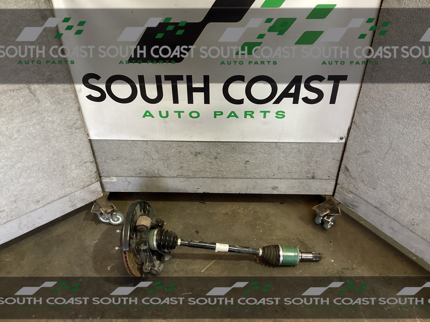 Holden Calais VE 6G1EX55768L940846 Left Rear Hub Assembly 92191888