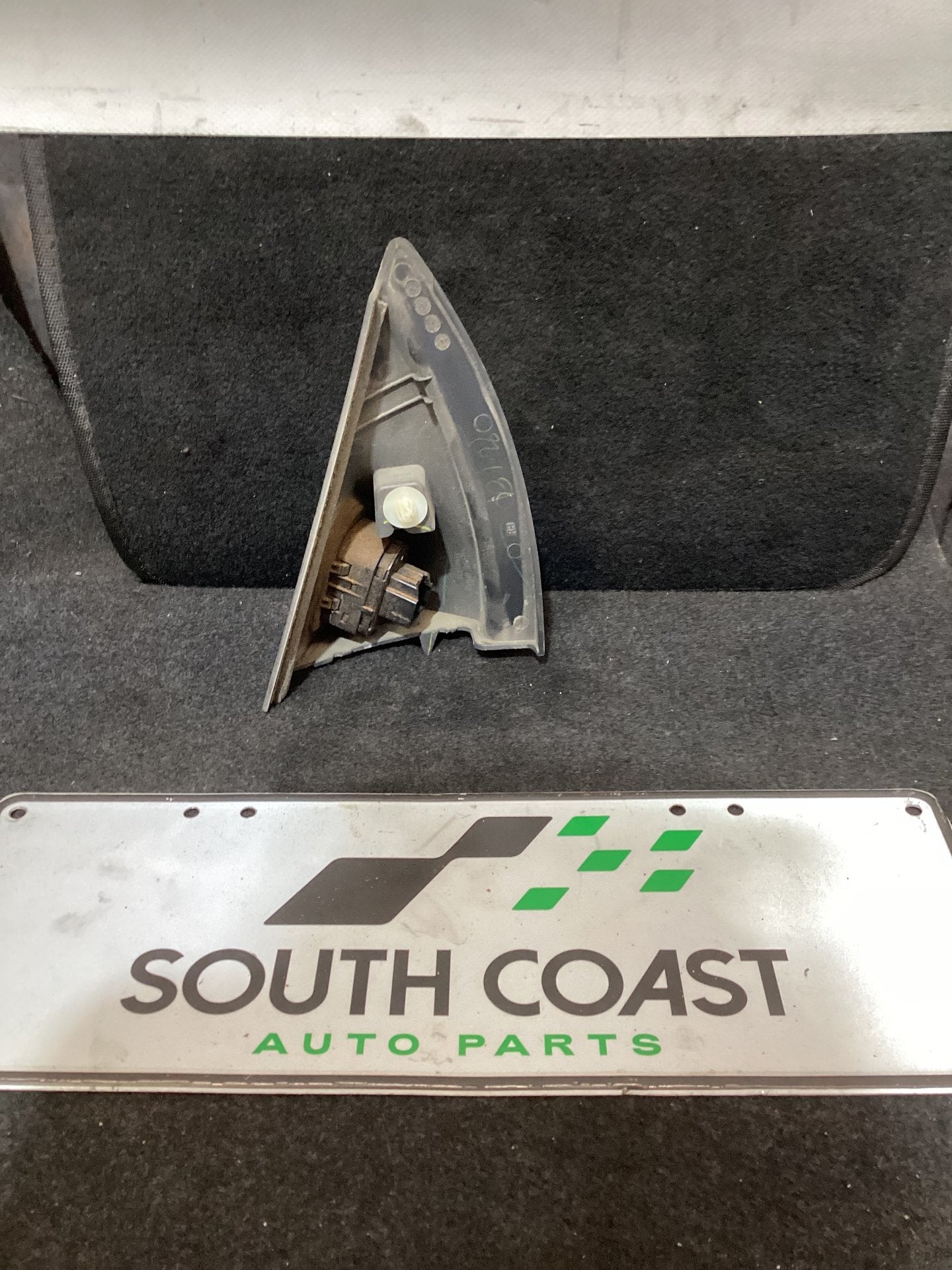 Holden Colorado RG U148CK Mirror Adjuster Switch