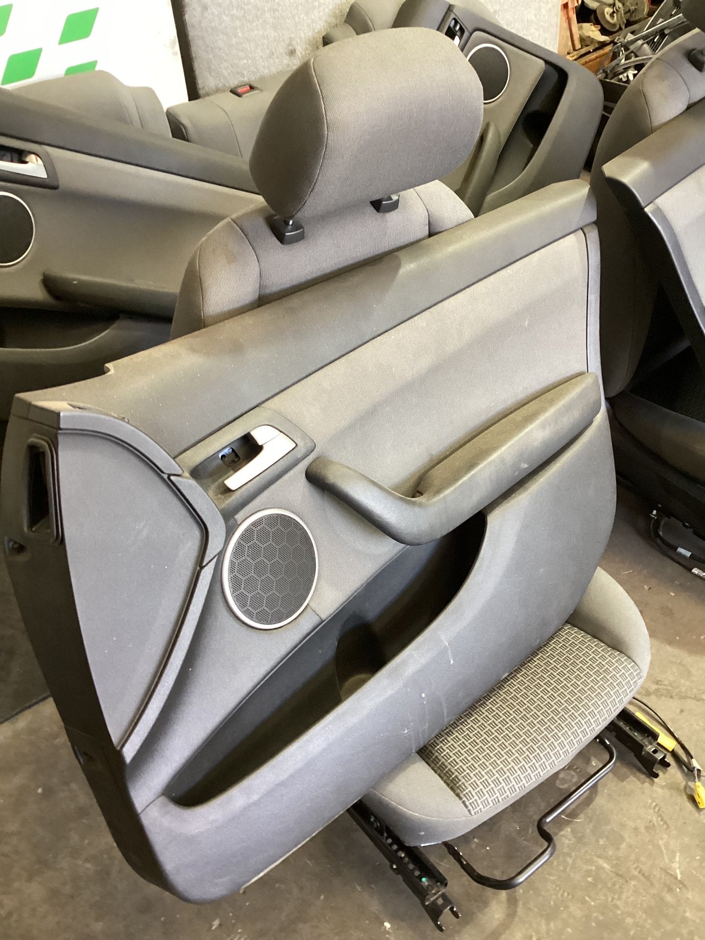 2010 - 2013 Holden Commodore VE 6G1EK5E79BL526529 Complete Interior