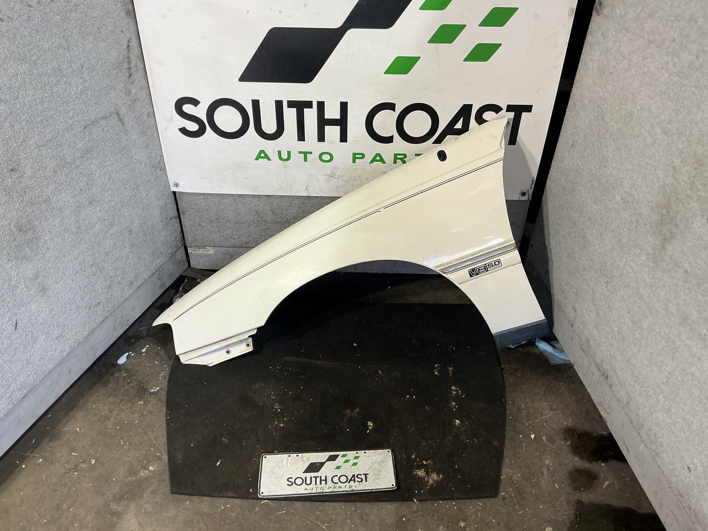 1990 Holden Statesman VQ 6H8VSY19UML459969 Left Front Guard