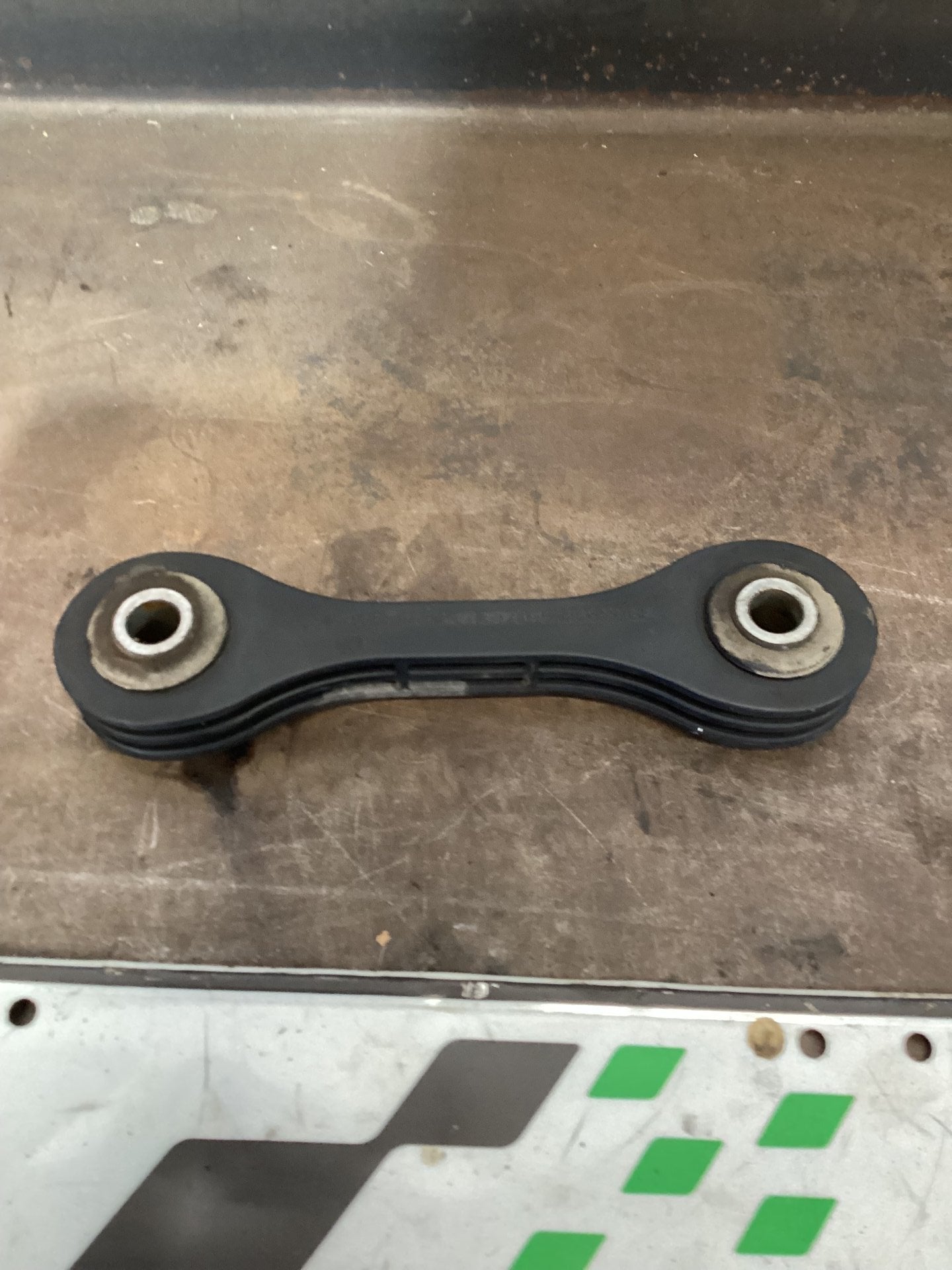 2018 Volkswagen Amarok Front Left Sway Bar Link 2H0411317B