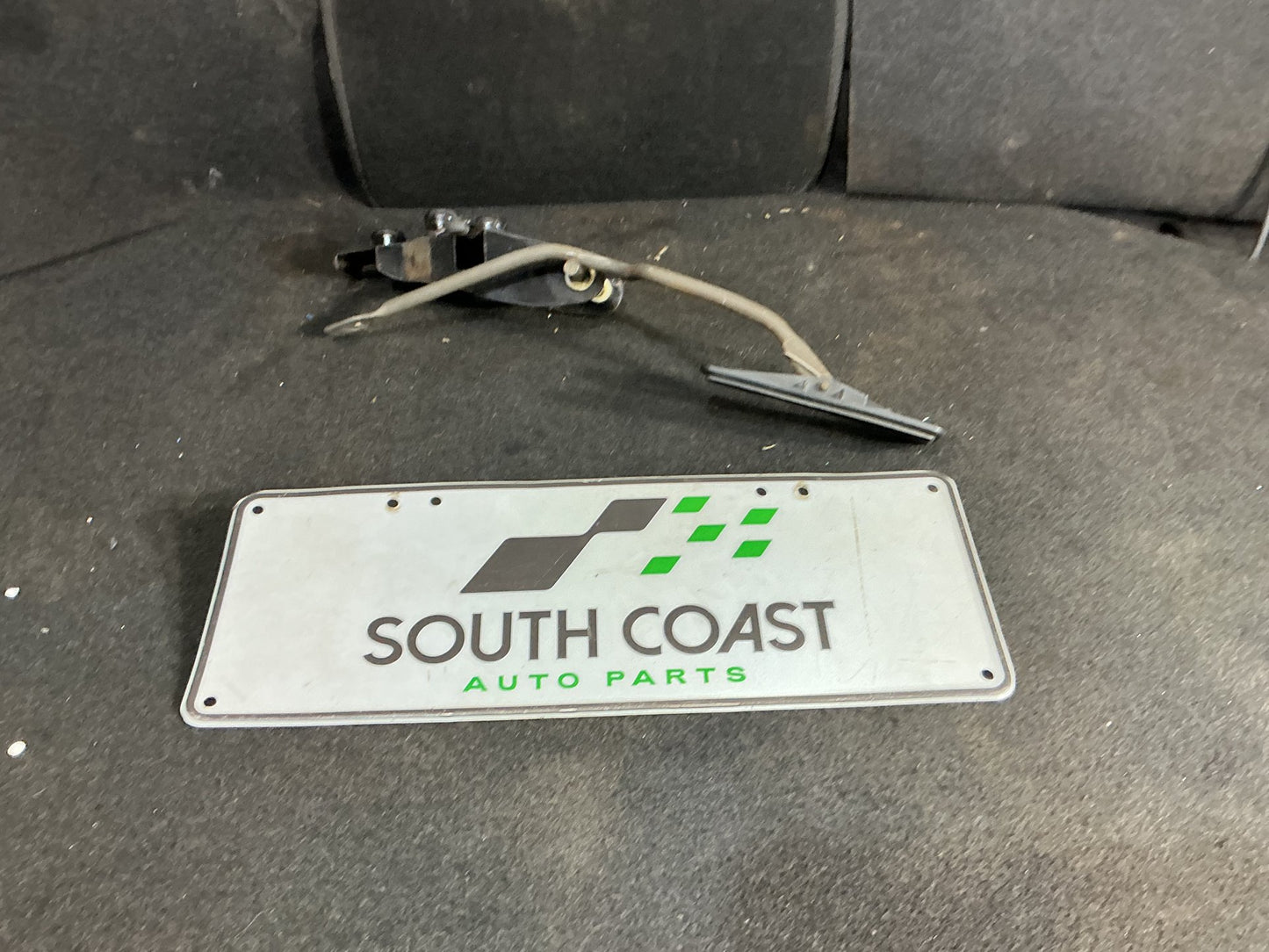 1990 Holden Statesman VQ 6H8VSY19UML459969 Accelerator Pedal