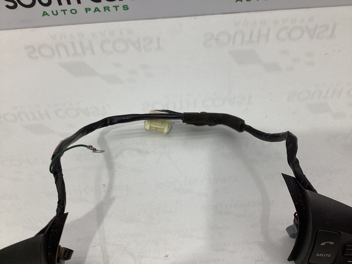 2008 Holden Commodore VE Steering Wheel Switches