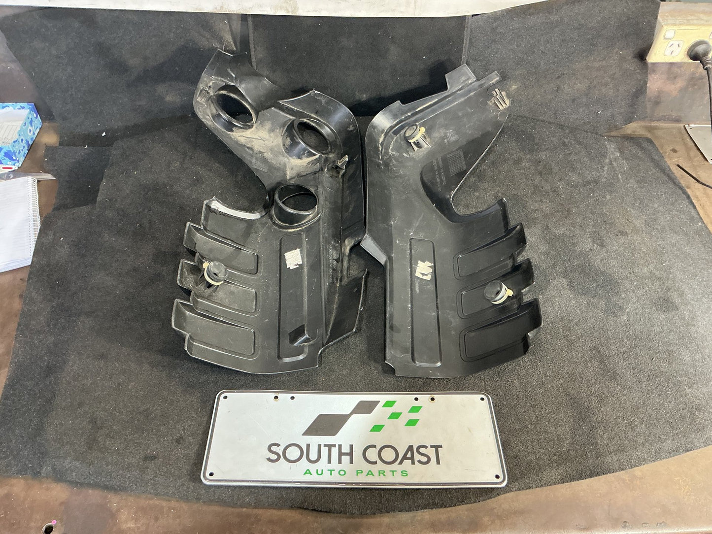 2005 Holden Commodore VZ  Engine Cover 9206650