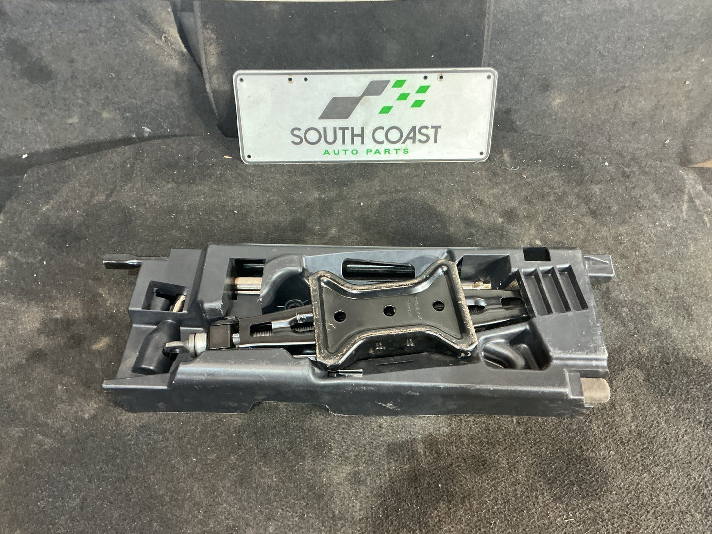 2013 Holden Ute VF  Jack/Tool Kit