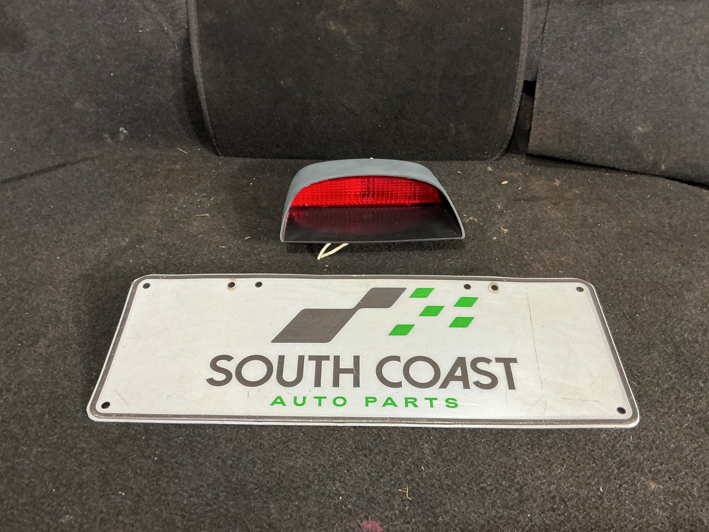 1990 Holden Statesman VQ 6H8VSY19UML459969 EYE LEVEL BRAKE LIGHT 92036686
