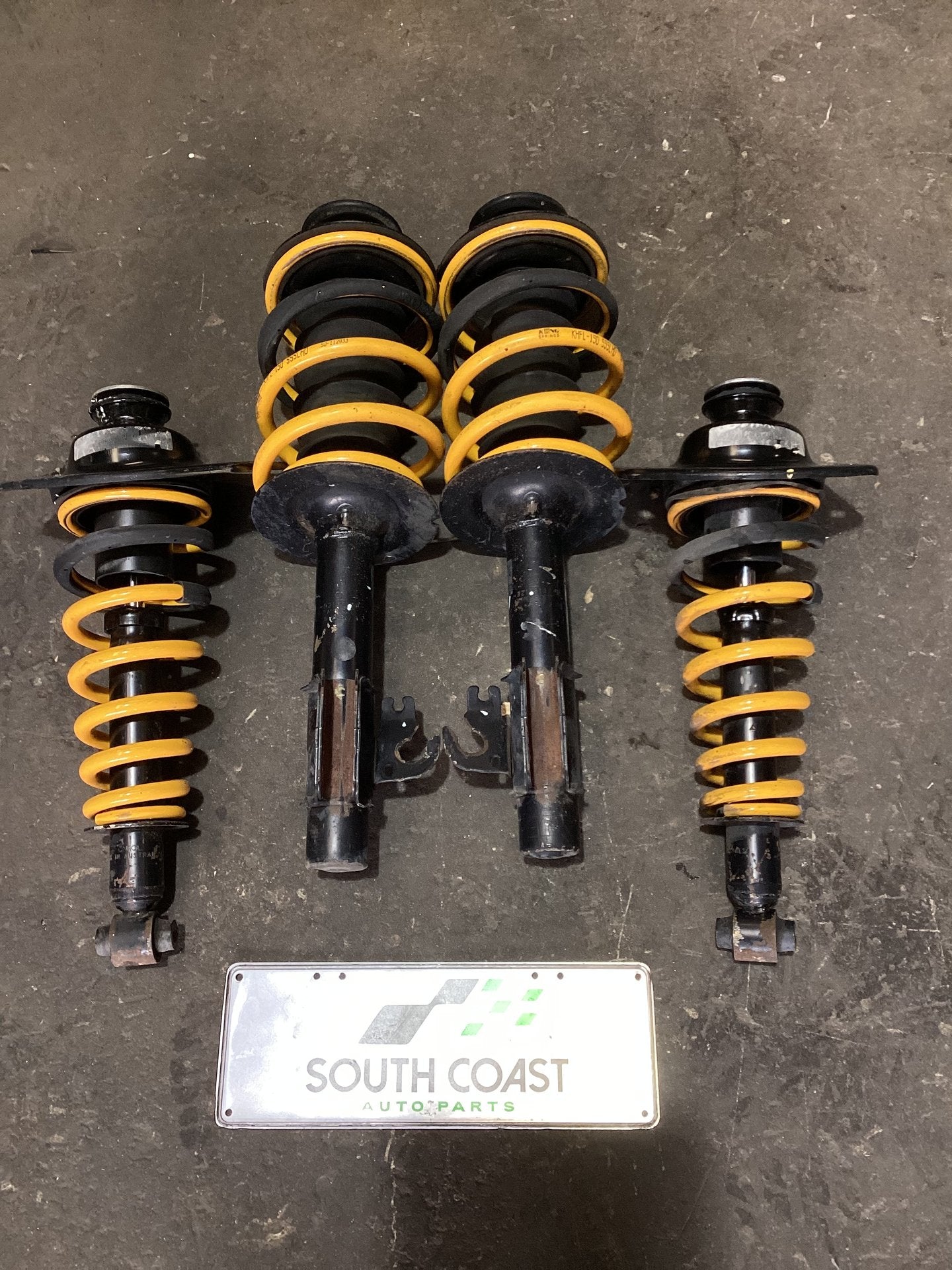 Holden Calais VE 6G1EX55768L940846 Strut Set