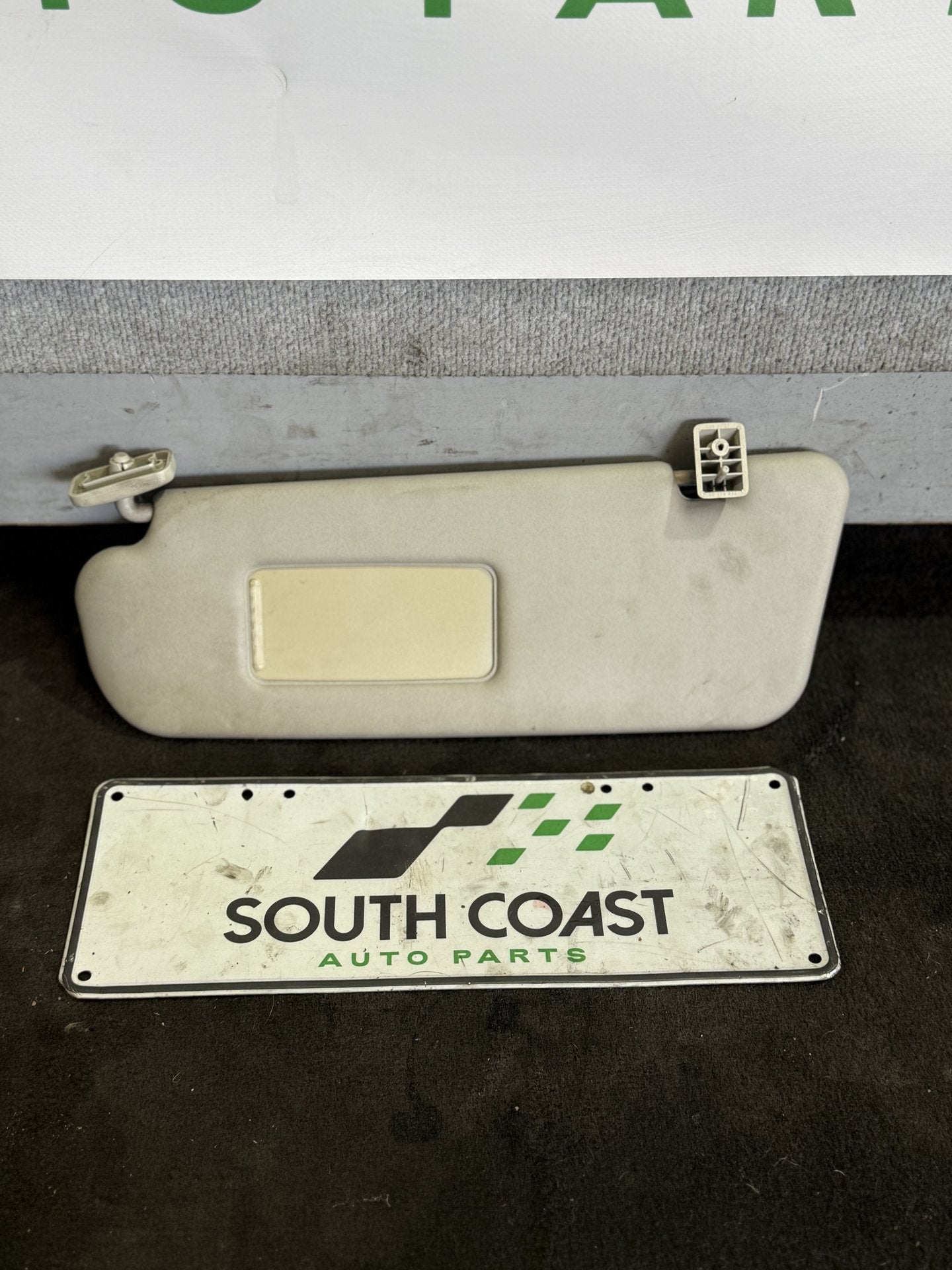 2005-2006 Holden Commodore VZ Left Sun Visor 90431629