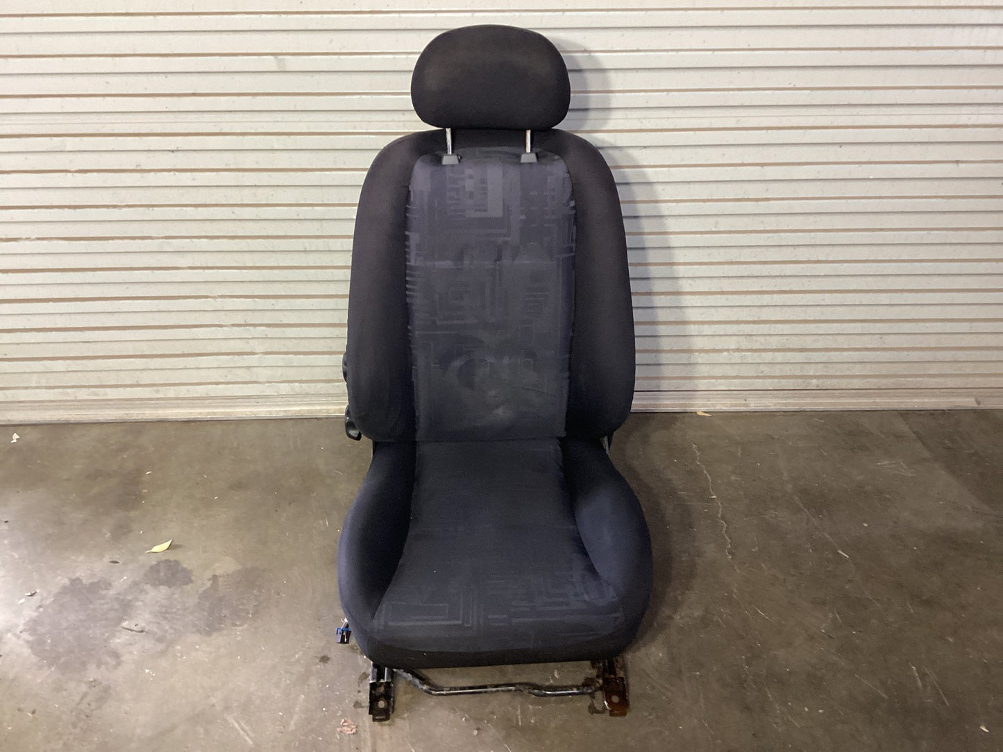 2000-2002 Holden Commodore VX Right Front Seat