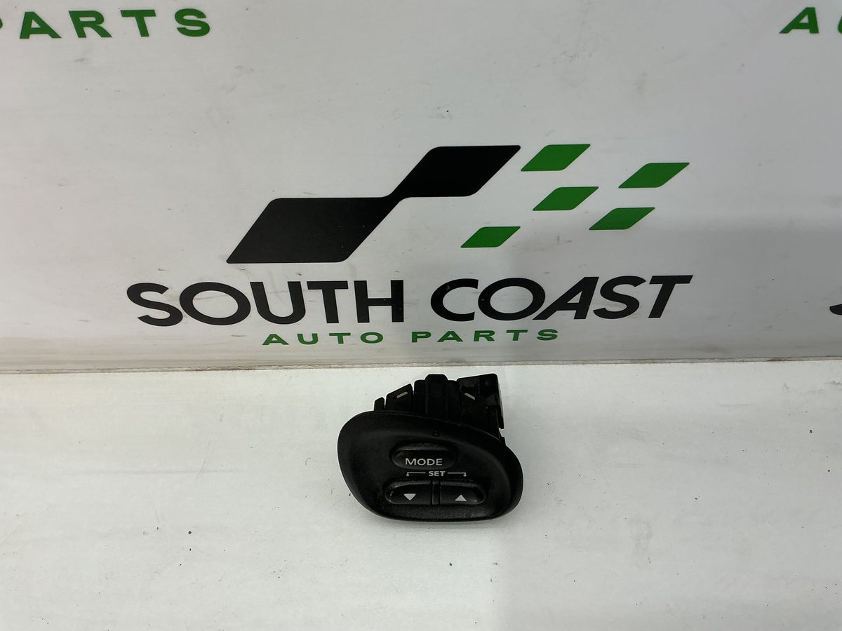 1999 Holden Commodore VT 6H8VTK69HXL423830 Trip Computer Switch Panel 92047003